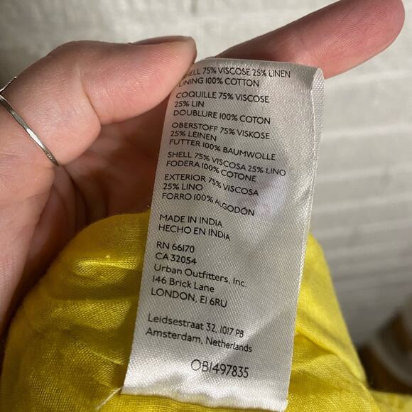 Urban Outfitters Betti Print Linen Blend Floral Romper Shorts Yellow Size XS - Picture 9 of 9